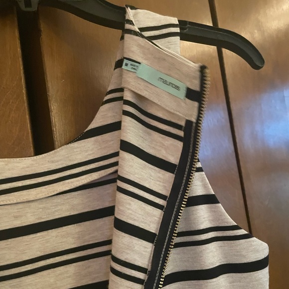 Medium Maurice’s black and white striped dress. A frame and flattering w pockets - Picture 5 of 6